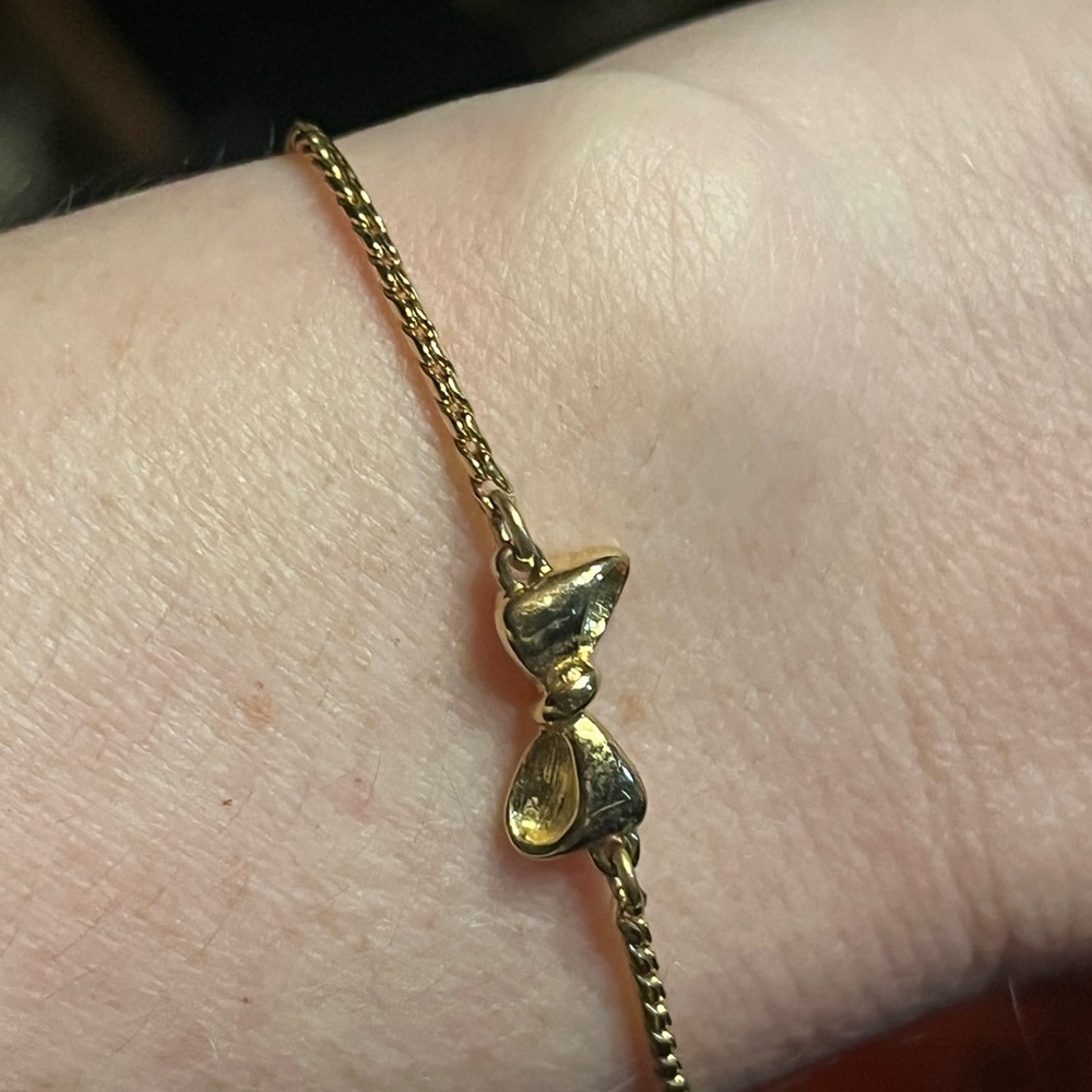 Vintage Gold Tone Monet 7” Dainty Bow Bracelet